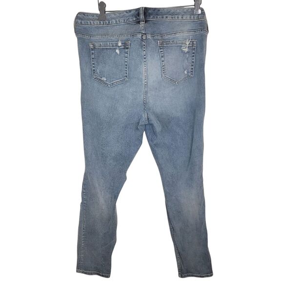 Torrid Boyfriend Light Wash Ripped Denim Jeans Size 16 - Picture 2 of 6